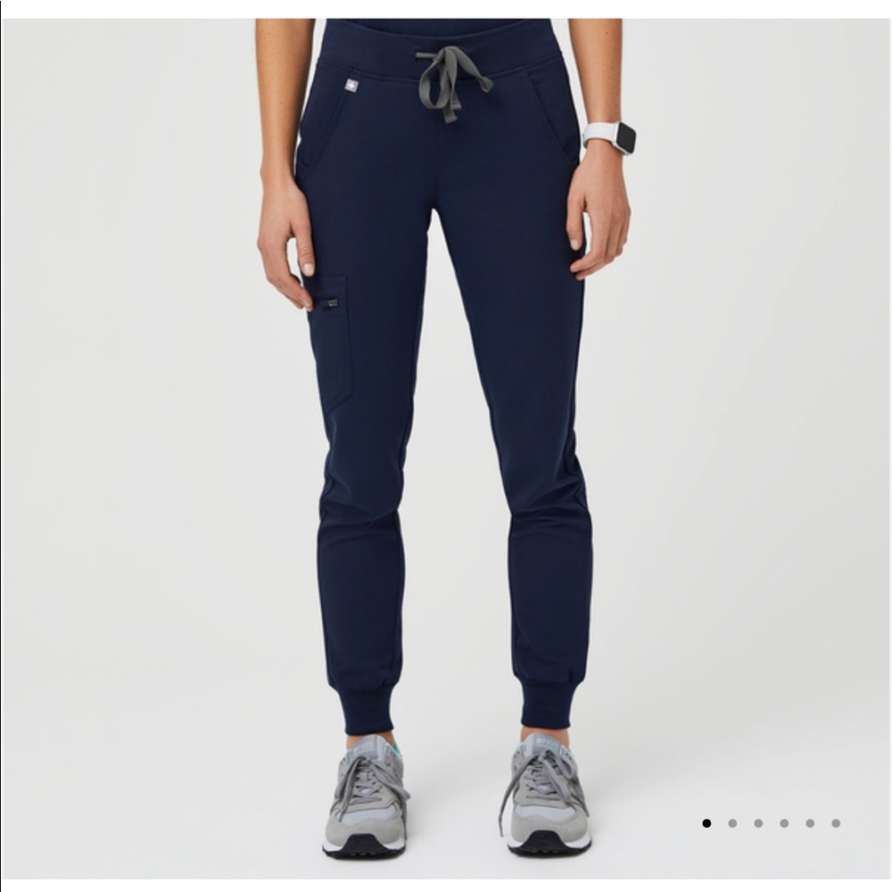 Figs navy blue Zamora jogger scrub bottoms in size xs petite
